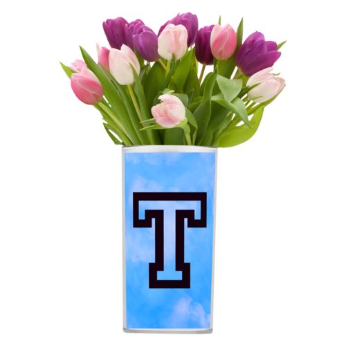 Personalized vase personalized with light blue cloud pattern and the saying "T"