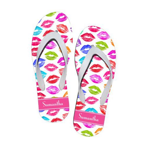 Personalized flipflops personalized with smooch pattern and name in paparte pink