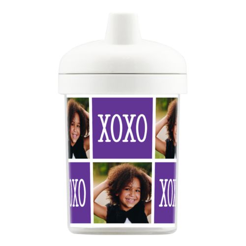 Personalized toddlercup personalized with a photo and the saying "xoxo" in purple and white