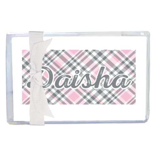Personalized enclosure cards personalized with tartan pattern and the saying "Daisha"